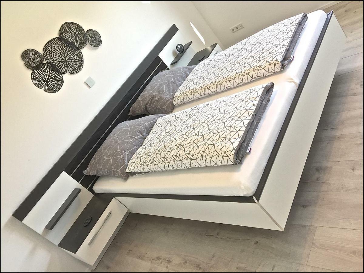 Ferienwohnung Black White Raubling Extérieur photo